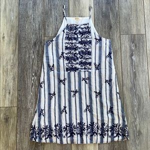 Like New beautiful Francesca’s navy stripe dress